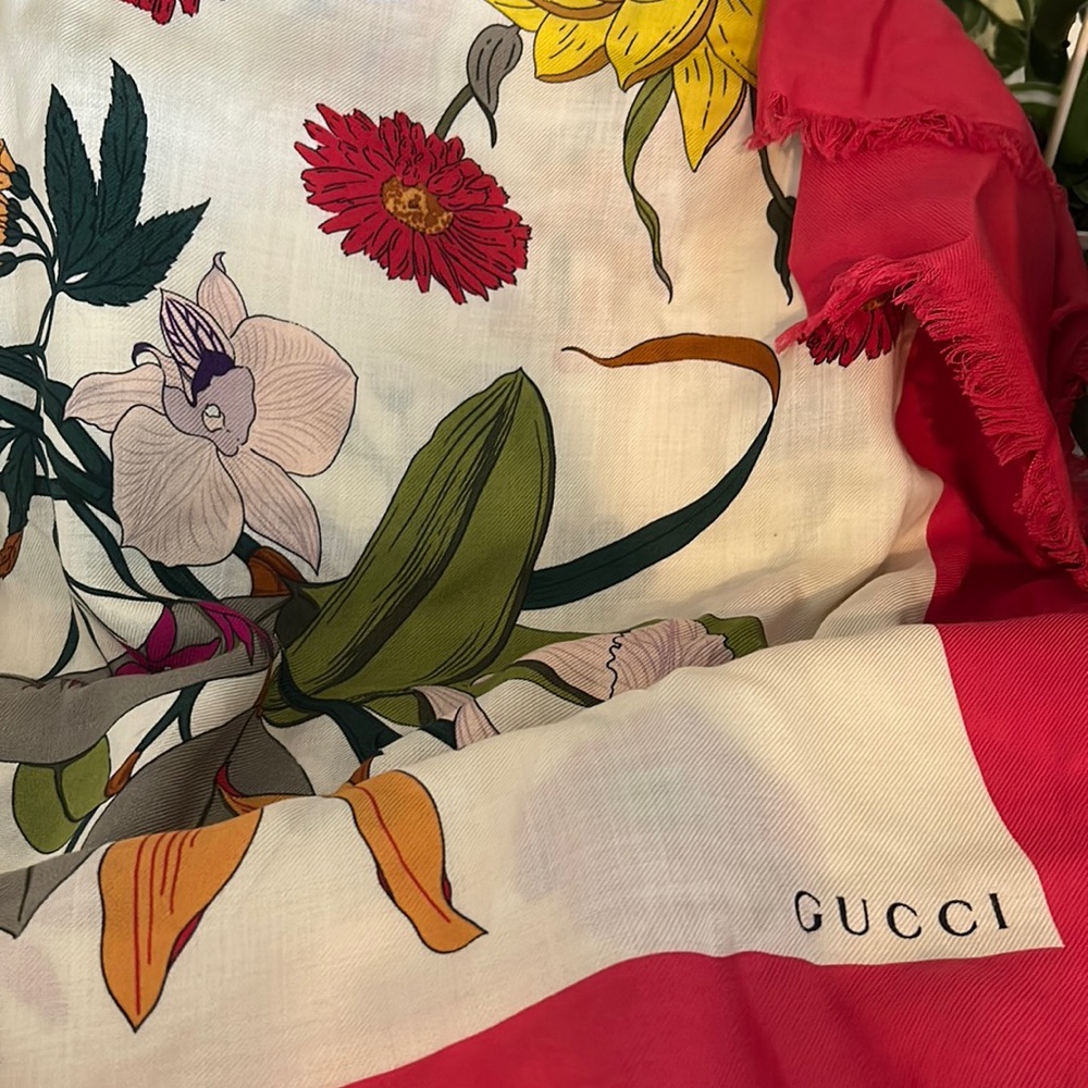 Gucci Scarf/Shawl BNWT